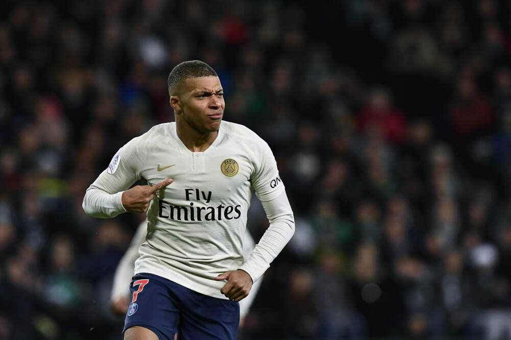 泽连斯基决绝宣言：乌克兰“寸土不让”，准备再战两三年，背后是国运豪赌与求援